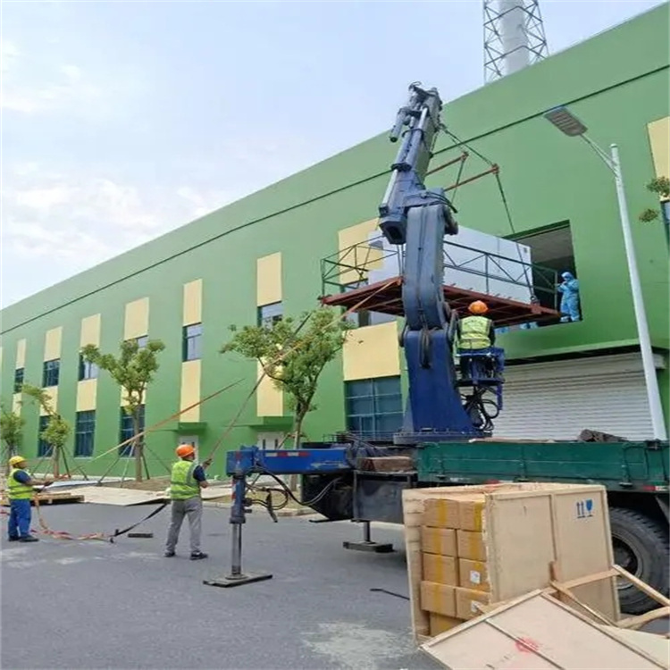 钦北大件吊装上楼